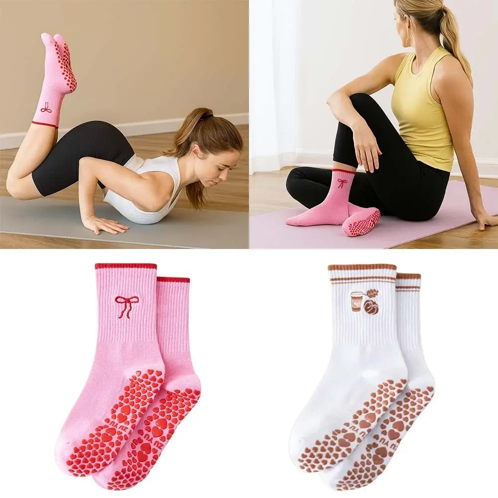 

Новые хлопковые носки для пилатеса, дышащие, впитывающие пот носки с вышивкой вишни, уличные нескользящие носки для йоги в стиле Харадзюку