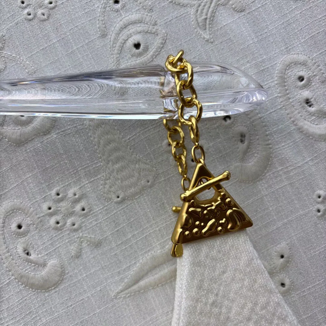 موضة جديدة فقاعة الشاش محبوك سلسلة معدنية ضمادة الحمالة فستان المرأة الخامس الرقبة أكمام مثير سليم بلون فساتين حلوة