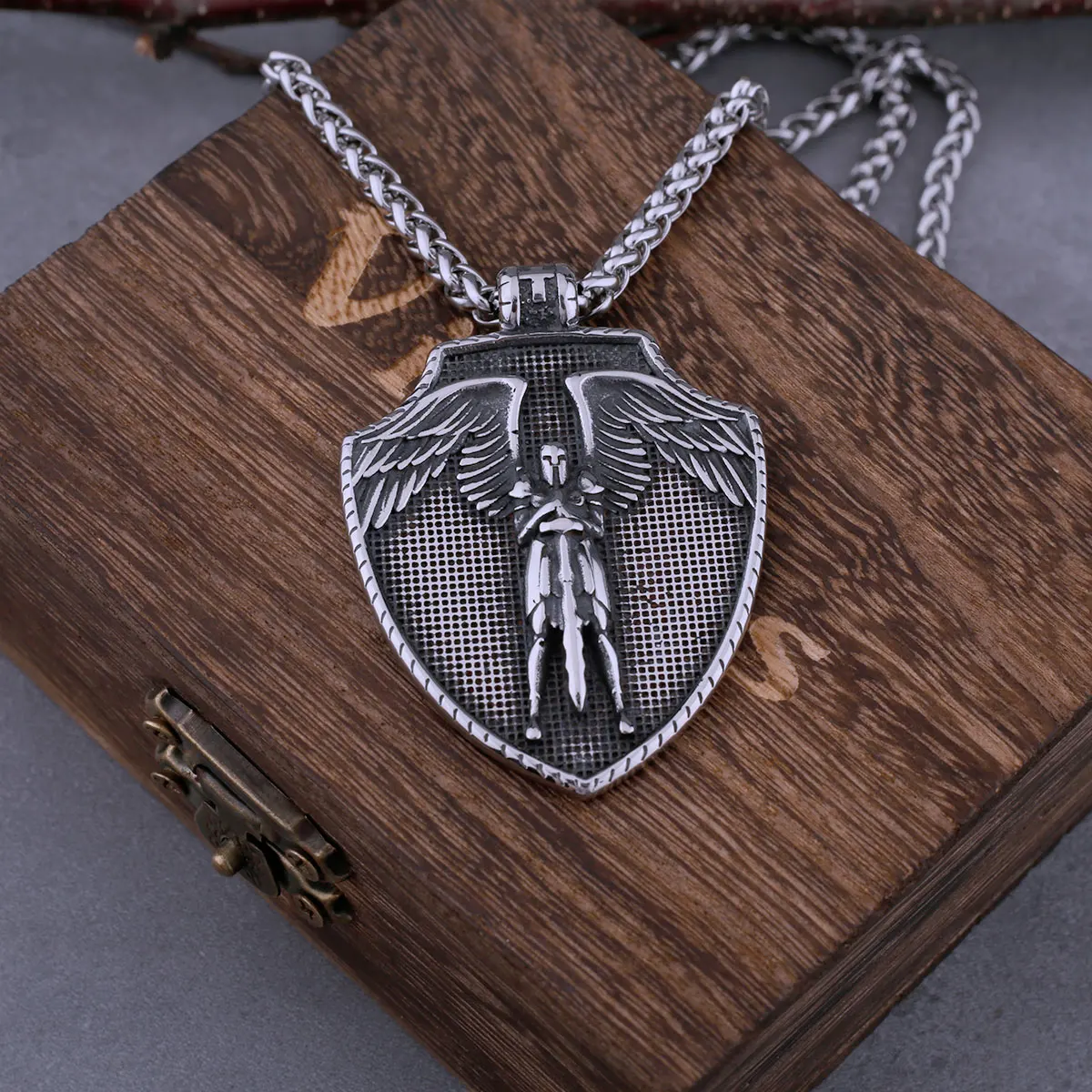 Stainless Steel Vintage St. Michael's Shield Necklace Men's Archangel Protect US Hip Hop Fashion Biker Pendant Necklace Jewelry