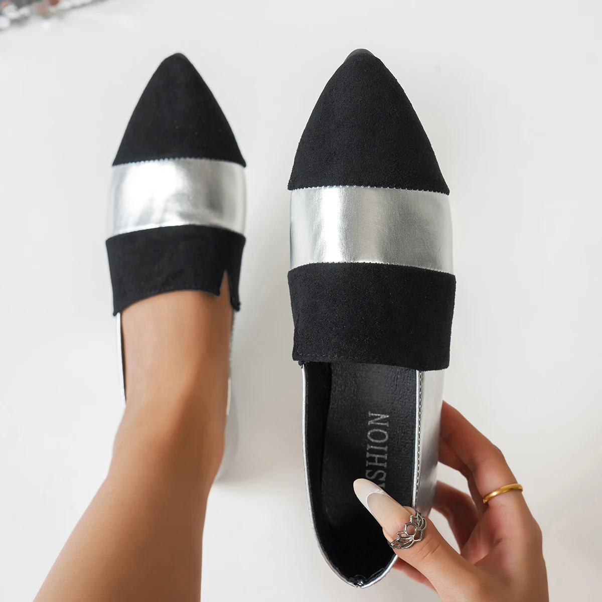 Niche Trend Two-Tone Pointed-Toe Loafers! Stylish Statement Design for Daily Commute – Women's All-Season Shoes