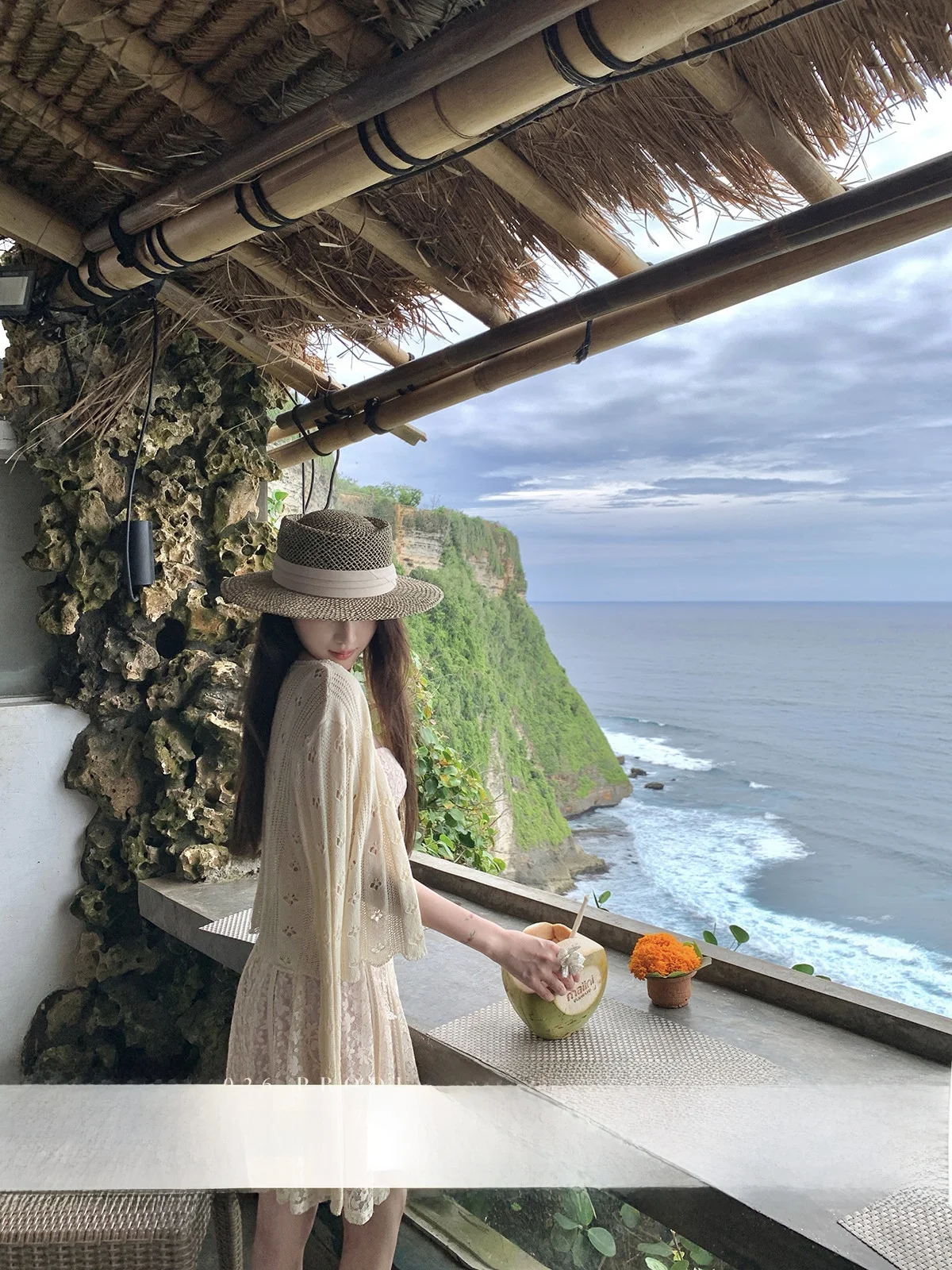 

YOLI Zhang Yuli Nice Holiday Apricot Knitted Cardigan Women's Spring Commute Casual ort Sle Top Faionable Ladies Knitwear