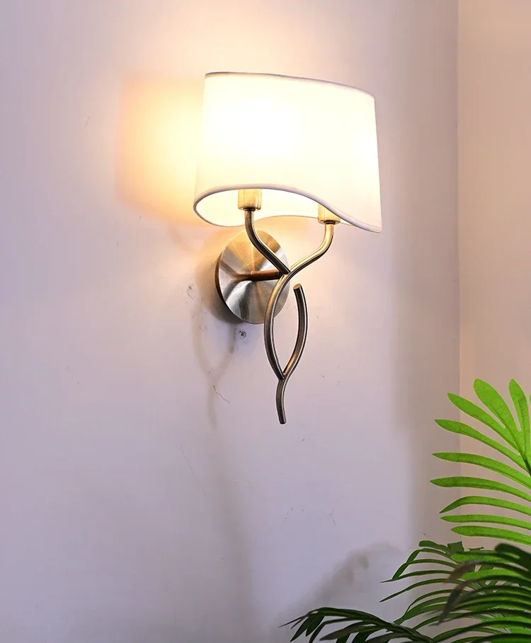 

Italian Minimalist Wall Lamp Neoclassical Post-Modern Living Room Bedroom Bedside Light Bulb kinkiety na ścianę applique murale