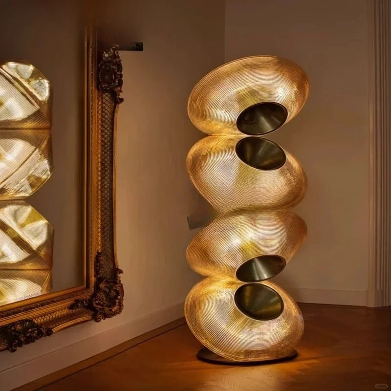 Vertical sculpture decorative lamps