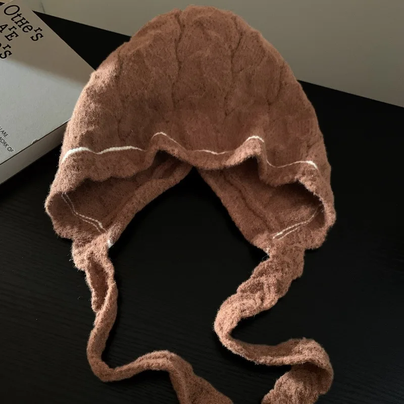 Koreanische Strickmütze mit Blütenblättern für Damen, Winter, verdickt, warm, winddicht, mit Ohrenschutz, Zopfmuster, Schnürung, Bomber-Mütze – Detail 6
