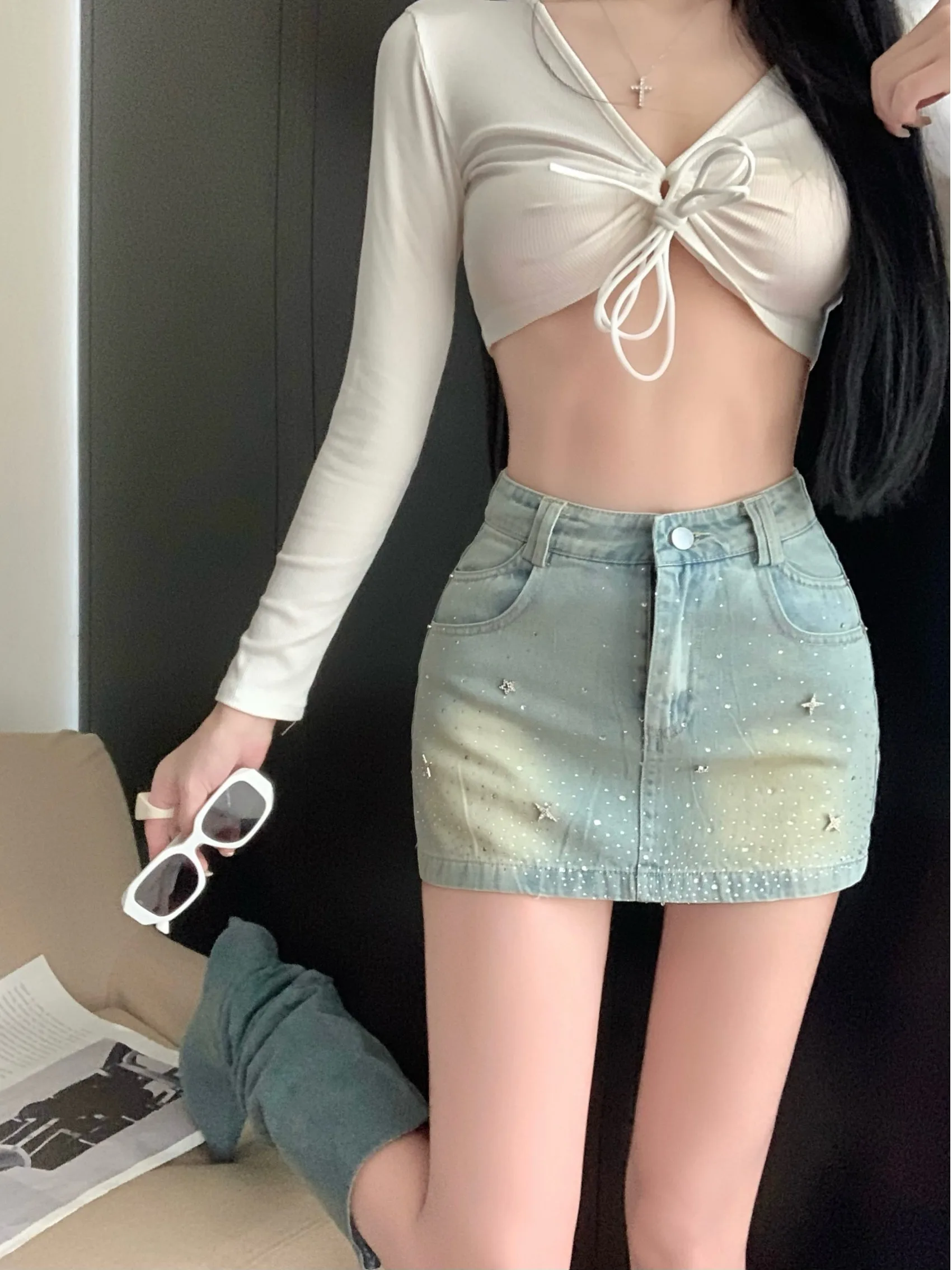 Fashionable High Waist Denim  Skirt with Flashing Design And Hotfix Rhinestones Slimming Effect for Young Women