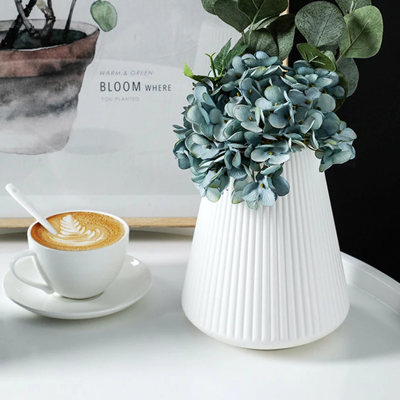 Nordic Creative Vase Home Decor Flower Vases for Homes Wet and Dry Planter Desk Decoration Imitation Ceramic Plastic Crafts