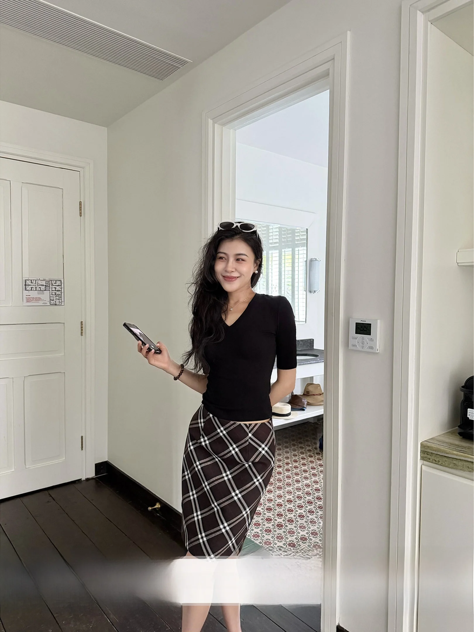 

Zhang a Xing Artistic V-Neck Slim Fit Short Sleeve T-Shirt Checkered Contrast Color Half Skirt Fashionable Casual Set for Women