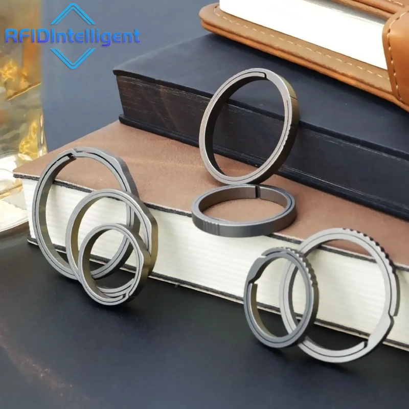 High Quality Titanium Alloy Key Ring Buckle Pendant Super Lightweight Car Keychain Rings Keyfob Crafts Key Rings Creativity Gift