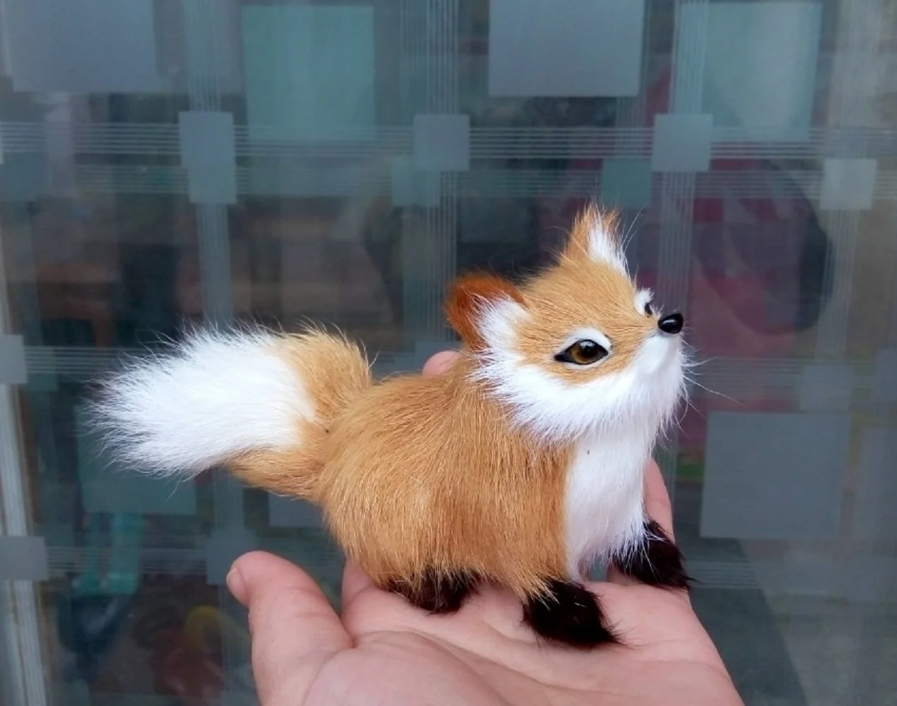 

small fox model about 12x7cm ,polyethylene&fur squatting fox home decoration toy 1555