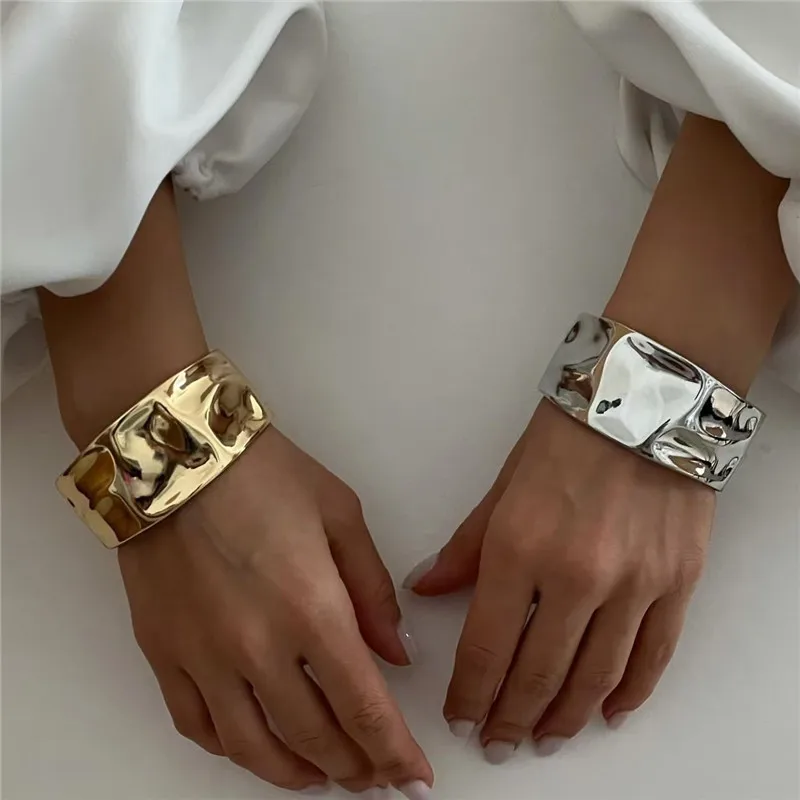 

Fashionable European Alloy Wide round Spring Open Bracelet Elegant Women's Party Accessory Daily Stylish Sensation Hand Ring