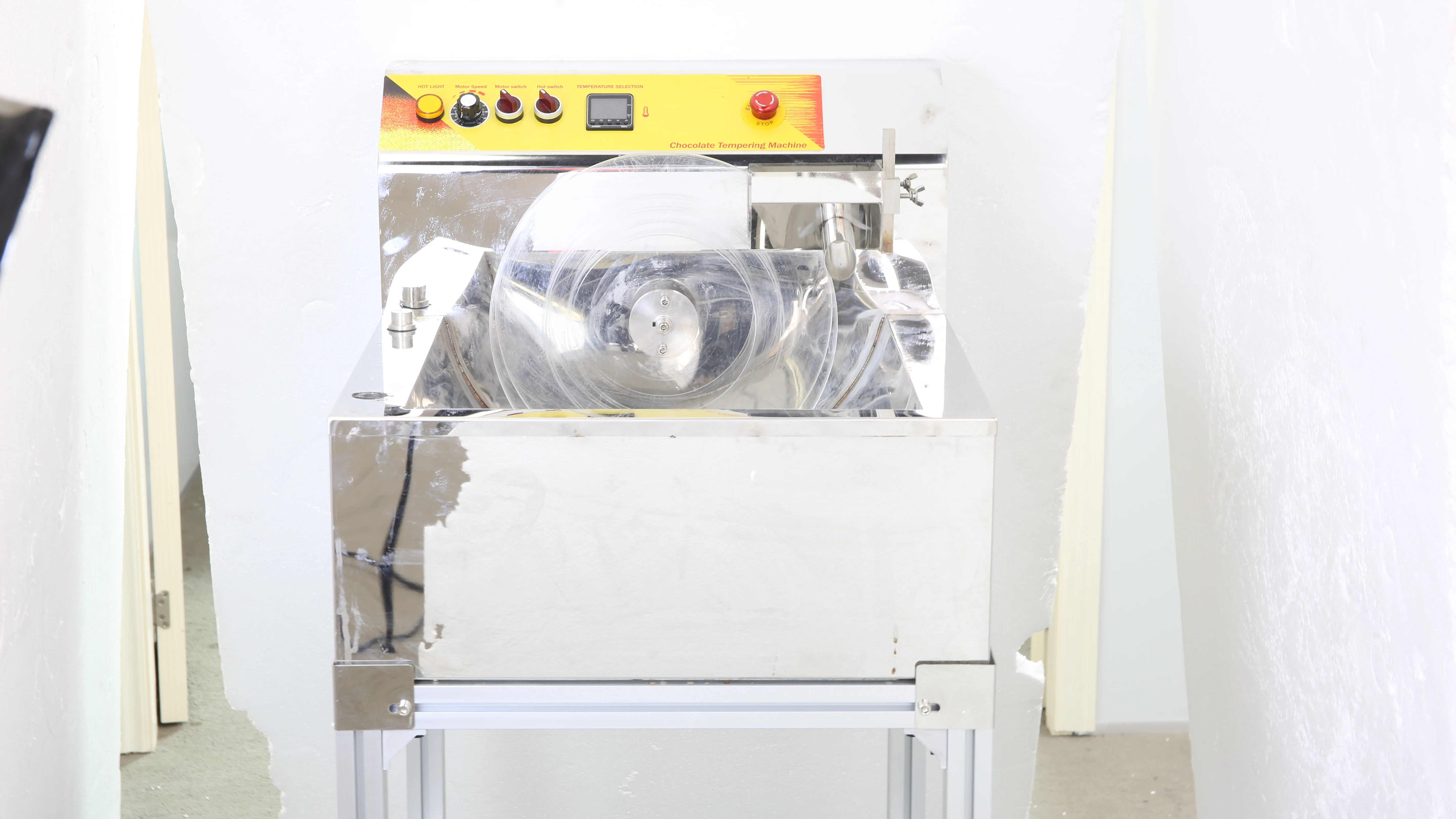 เครื่องทำช็อกโกแลตเทมเปอริ่งไฟฟ้าขนาด 25 ลิตร สำหรับธุรกิจขายขนม ขายตรงจากโรงงาน