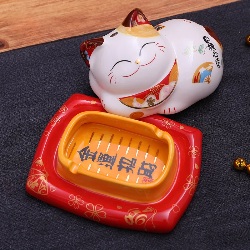 

Maneki Neko Ashtray with Cover Lucky Cat Pendant Ceramic Ashtray with Lid Cigar Ashtray Home Living Room Decoration