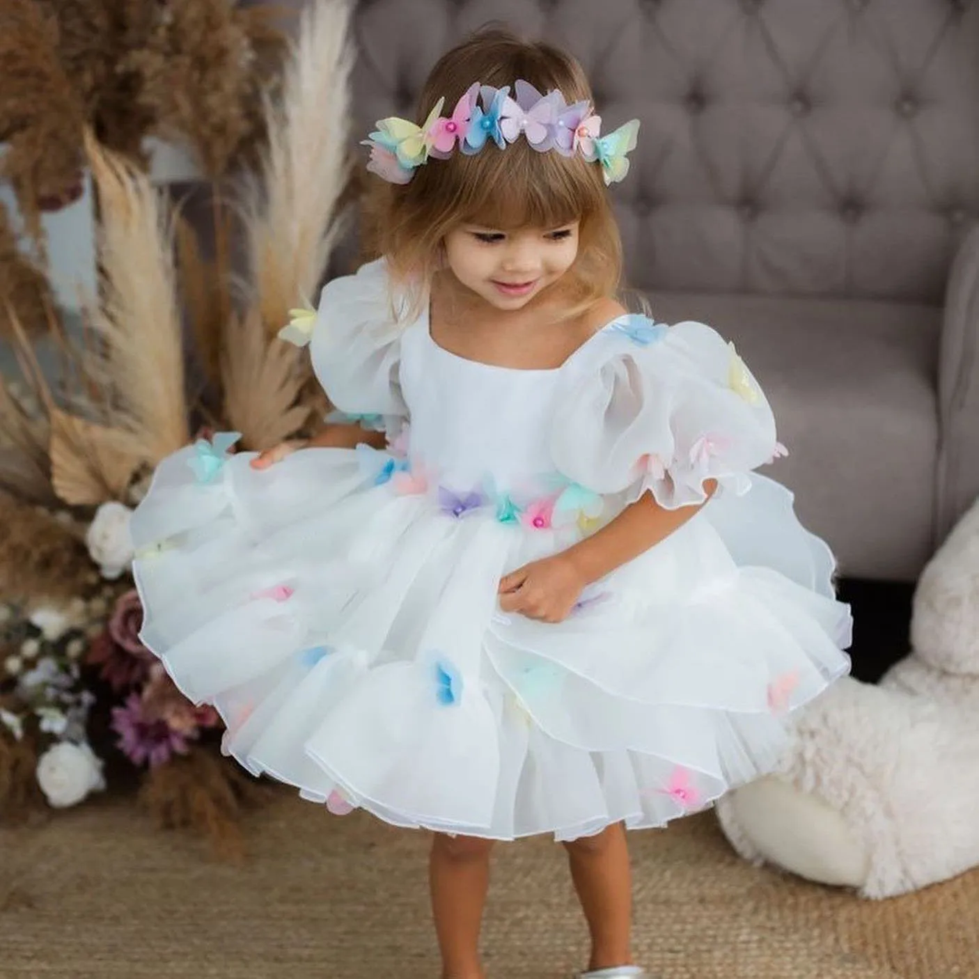 สีสันน่ารักดอกไม้สําหรับงานแต่งงาน 3D ผีเสื้อ Appliques เด็กผู้หญิงวันเกิด Party First Holy Communion Gowns