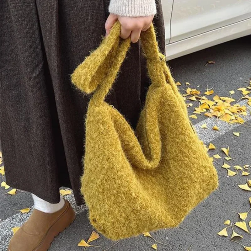 Women Woolen Tote Bag Plush Hobo Bag Large Capacity Soft Texture Handbag Commuter Zipper Shoulder Bag With Adjust Shoulder Strap