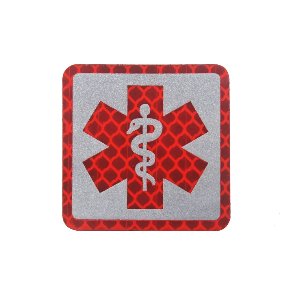 Toppe militari tattiche con teschio in PVC distintivi decorativi per ricamo croce medica riflettente EMT Ir paramedico