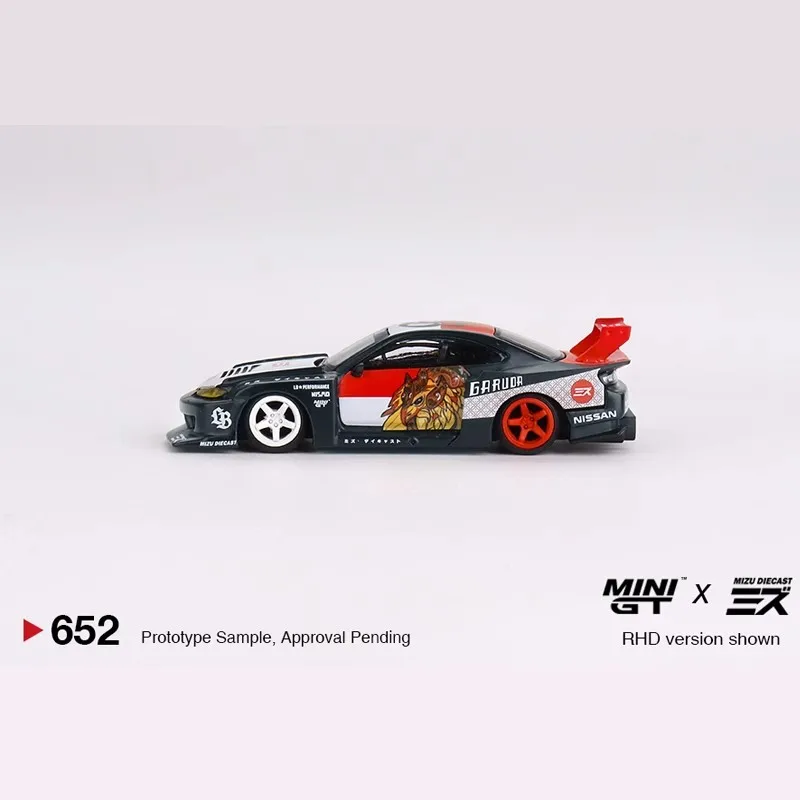 MINIGT 1:64 652 S15 SILVIA Alloy car model Scene Set Limited collection gift