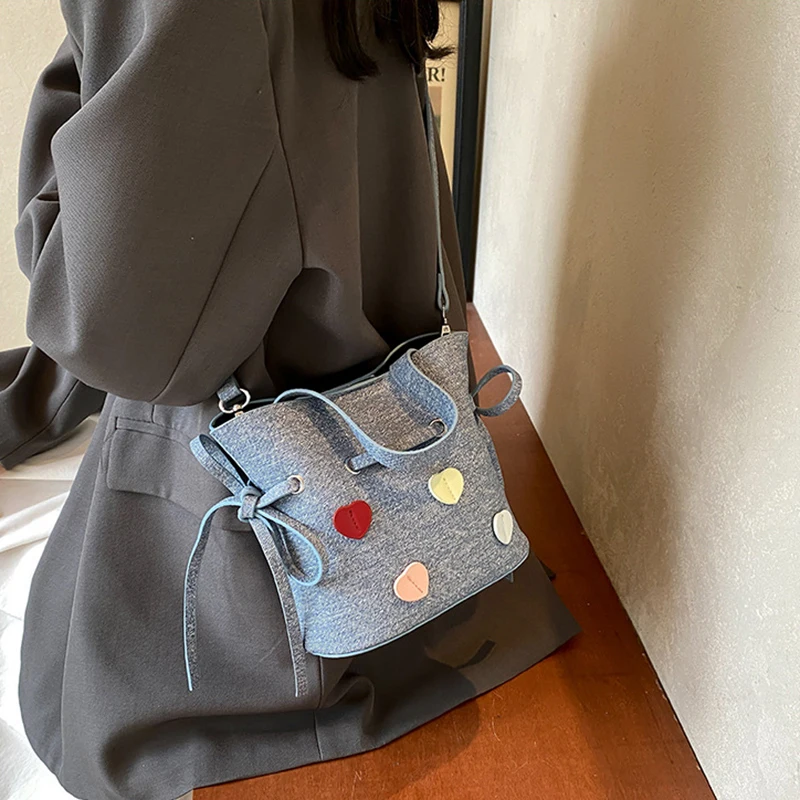 Popular Small Bag for Women 2025 New Fashionable Versatile Crossbody Bag Exquisite Handheld Bucket Bag