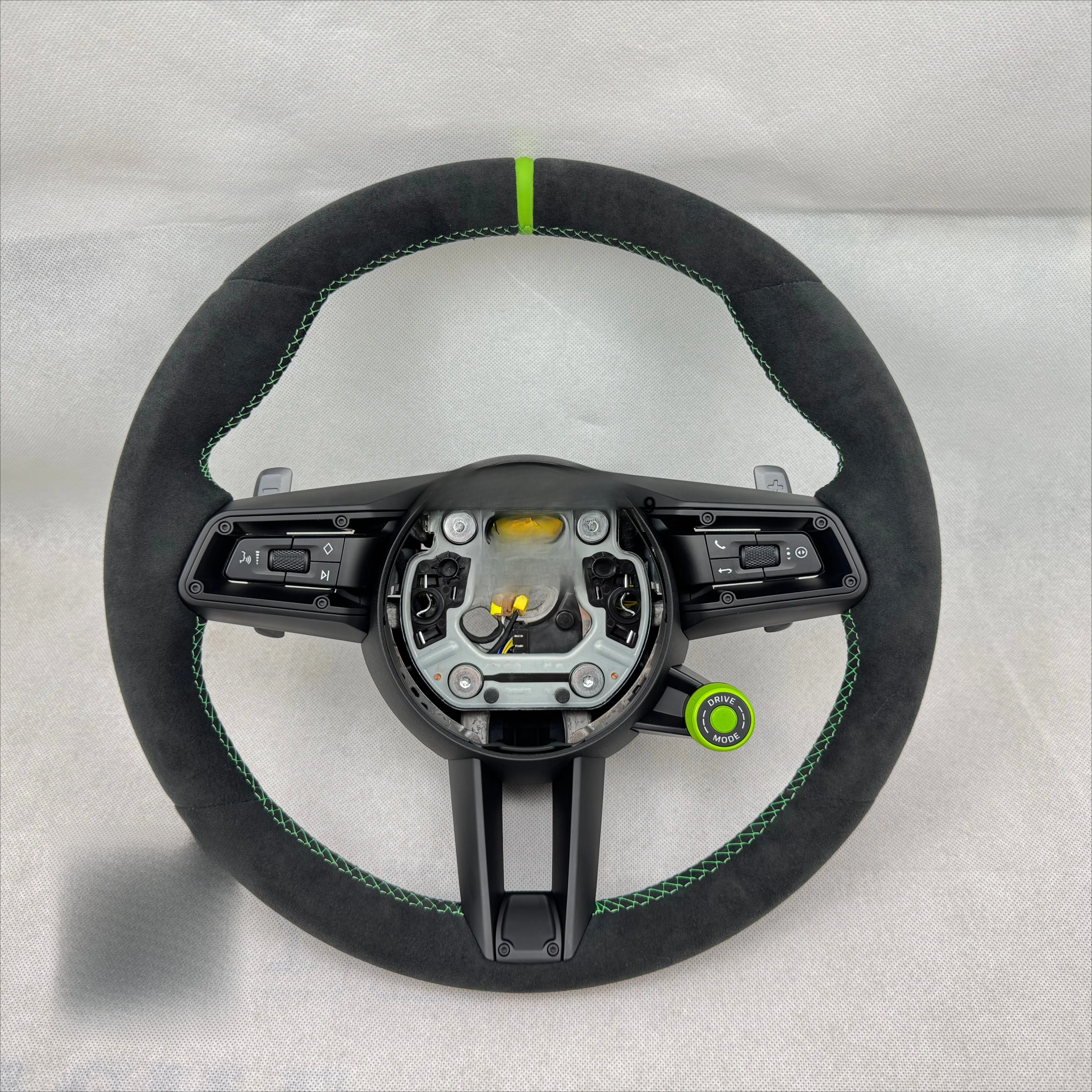 

Оптовая продажа с завода: руль из углеродного волокна и кожи Alenthal для 718 991