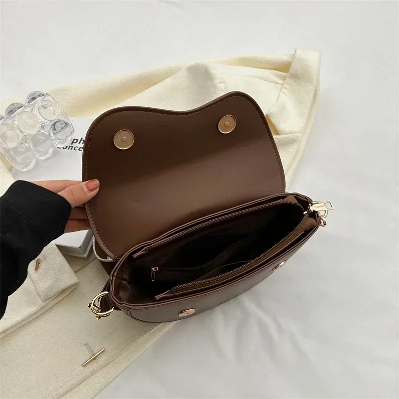 2024  Small Leather Saddle Armpit Bags for Women Bolsa Summer Chain Shoulder Crossbody Bag Ladies Vintage Underarm Handbags