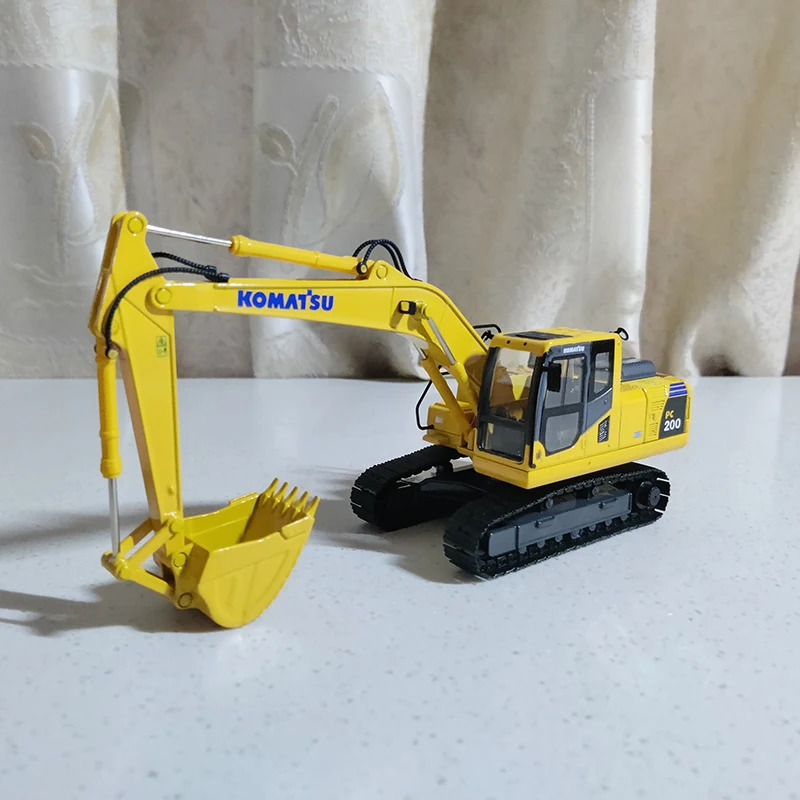 1:43 Scale 2021 KOMATSU PC200-8M0 Excavator Alloy Engineering Truck Model Diecast Toy Collectible Ornament Souvenir