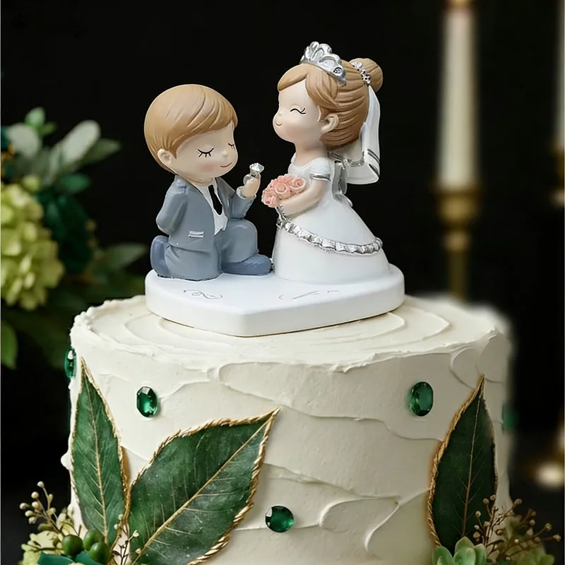 Cute Style Bride and Groom Wedding Cake Topper Figurines Engagement /Wedding Cake Decorating Mixed Style Car Decortion Figurines