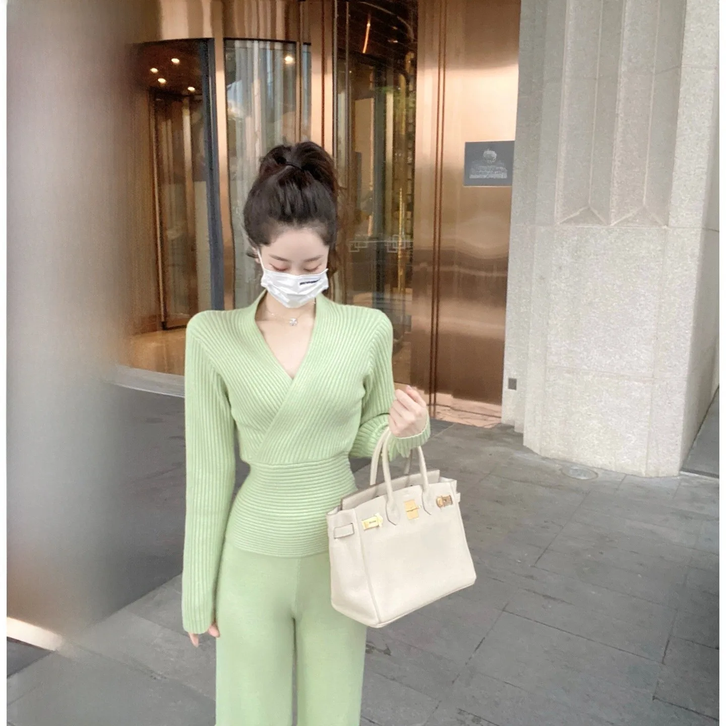 

Комплект из двух предметов CCZEE Sweet Heart Britney Godd: вязаный шерстяной повседневный женский топ и длинные брюки, высококачественный модный ансамбль