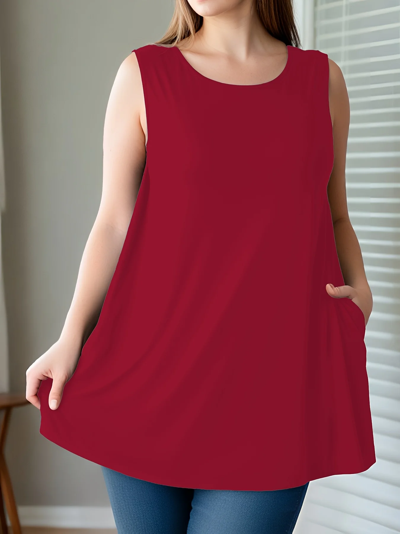 Versatile Sleeveless Tunic Top for Plus Size Women Ideal for Everyday Wear image 4