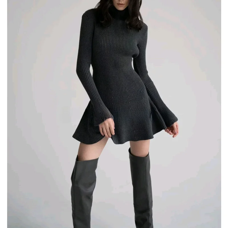 秋の新作 レディース ラフスタイル ハイネック 長袖 ウエストシェイプ Aライン ニット ショートワンピース カジュアル 無地 ハイウエスト ポリエステル繊維
