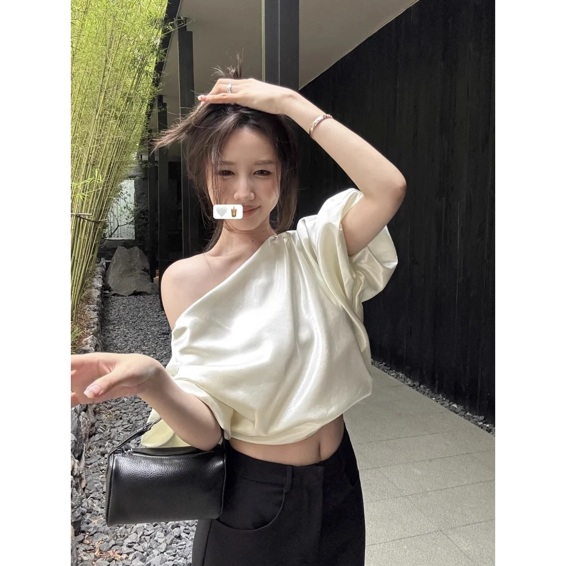 

Женские блузки в корейском стиле, новинка лета 2025, рубашка с наклонными плечами и рукавами-пузырьками, элегантный французский короткий топ Blusas