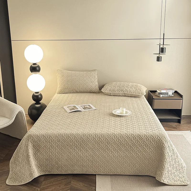 

Winter Warm Milk Fleece Bed Cover Thickened Solid Color Bedspread Soft Feather Silk Cotton Filled Cozy Bedding for Home Bed