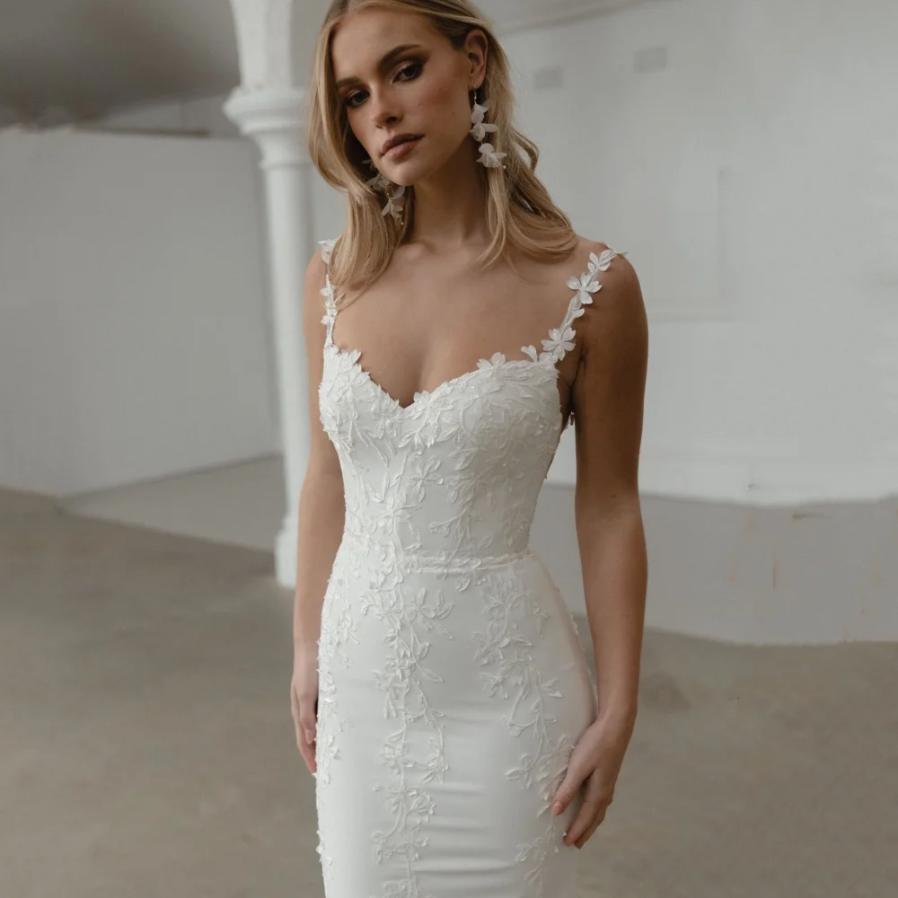 カスタムメイドVネックウェディングドレス、レースマーメイド、エレガントなブライダルガウン、バックレス、スパゲッティストラップ、花嫁ドレス、ウェディングドレス