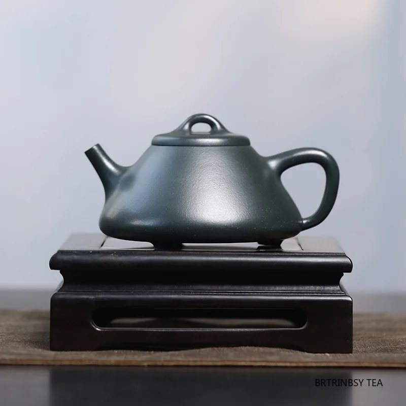 Chinese Yixing Purple Clay Teapot Handmade Triangular Shape Tea Pot Raw Ore Dark Green Mud Kettle Household Zisha Tea Set 180ml