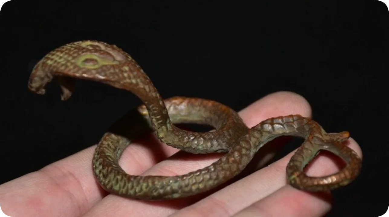 

3-дюймовая старая китайская красная бронзовая статуя кобры фэн-шуй, скульптура