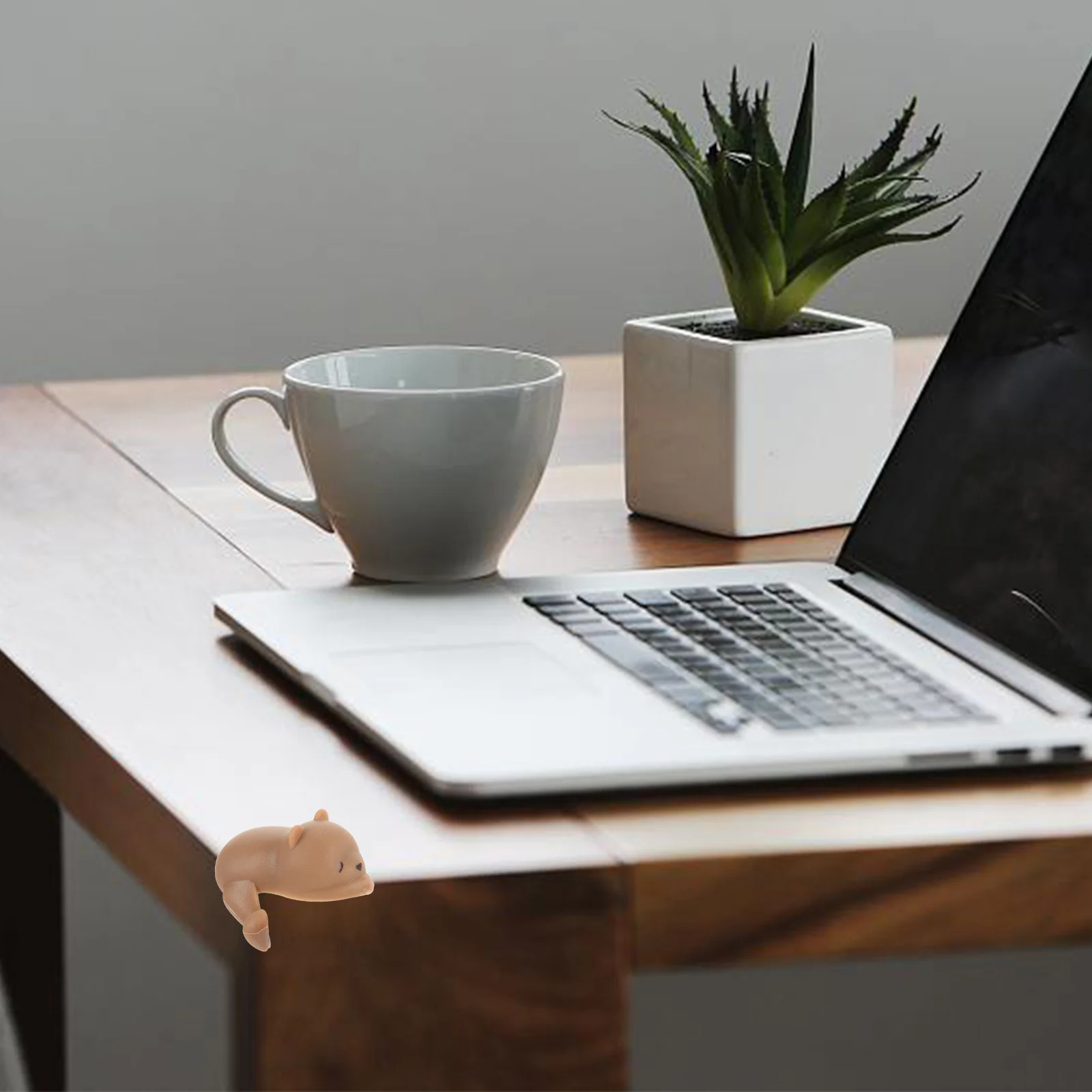 4 قطع من واقيات زوايا الطاولة المصنوعة من السيليكون المرنة للأثاث المتعدد تستخدم واقيات التدقيق لواقي زوايا مكتب السلامة المنزلية