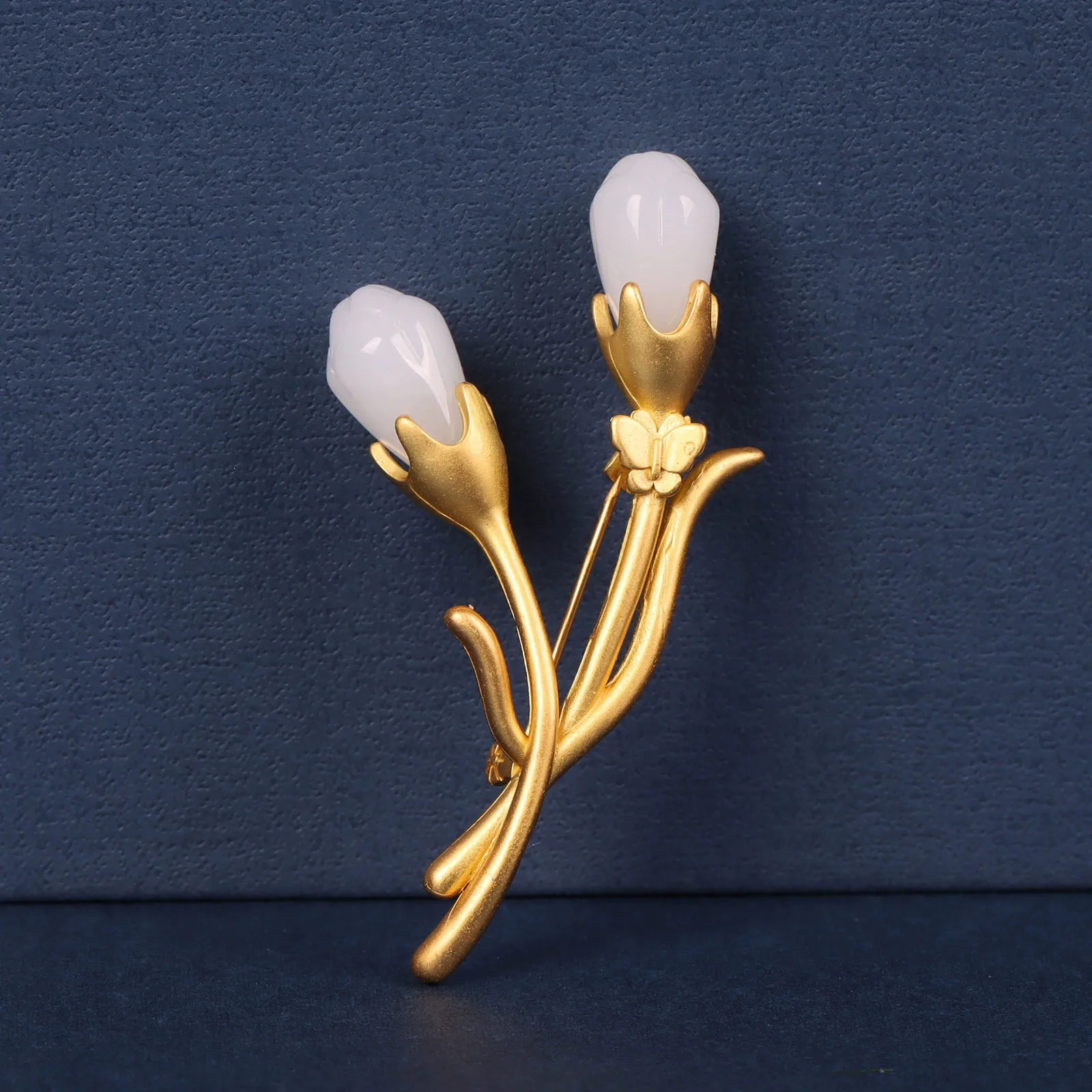 Vintage Chinese Style Auspicious Magnolia Brooch Gold Plated Inlaid White Jade Elegant Cheongsam Hanfu Matching Jewelry For Wome