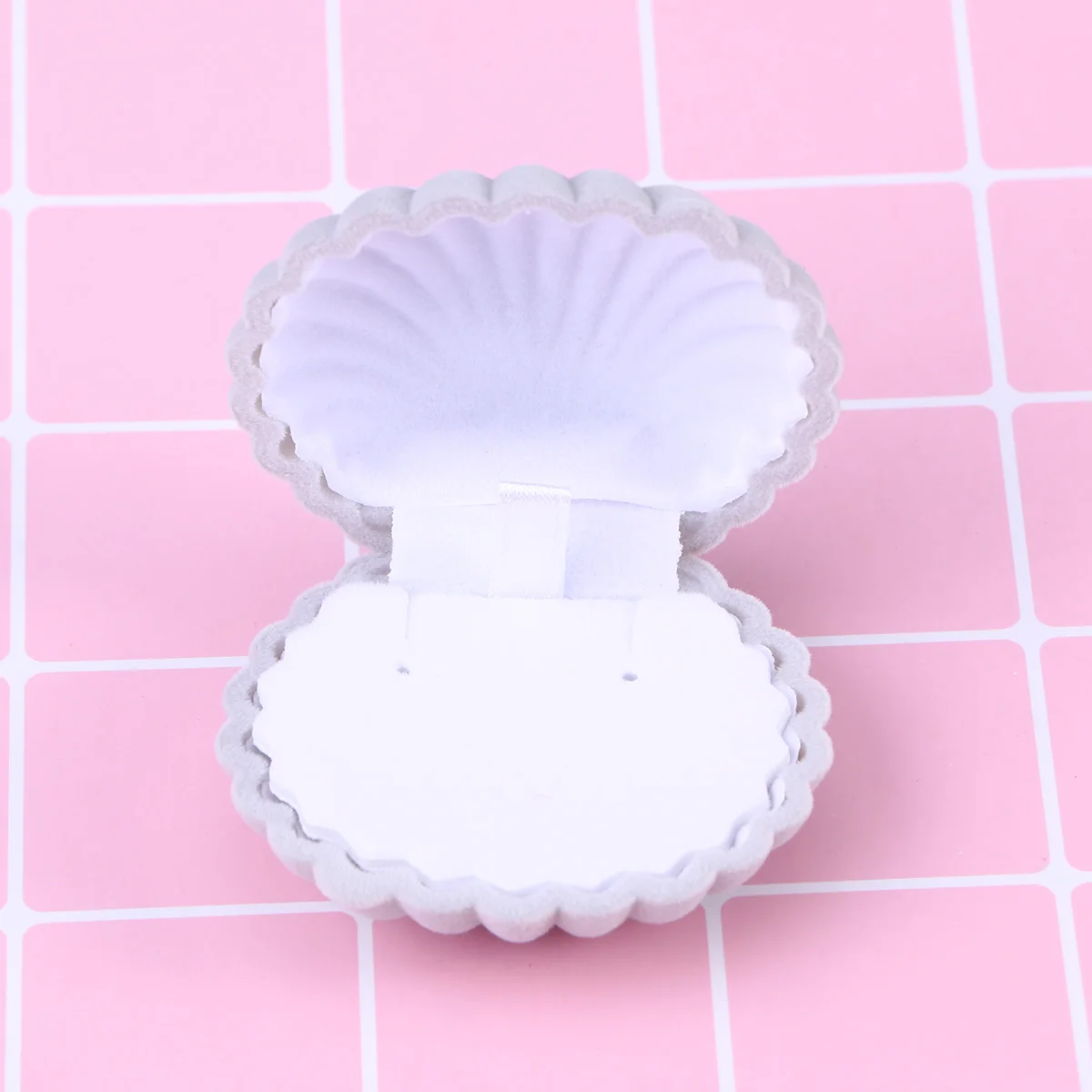 

Pink Jewelry Box for Ring Earrings Necklace Storage Cute Shell Design Gift Wedding Engagement Christmas Present