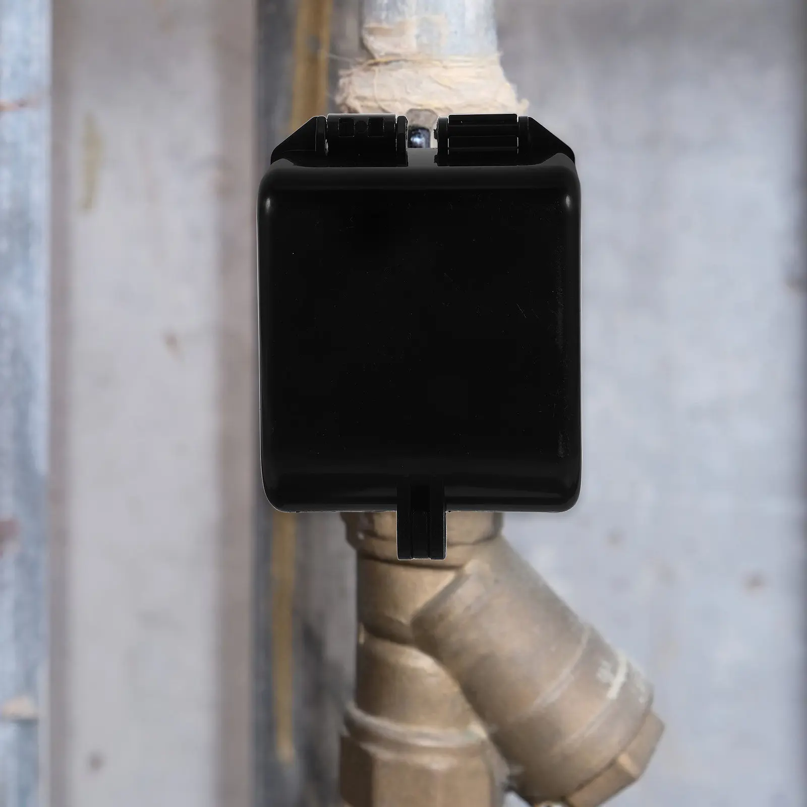 Garden Outdoor Faucet Locking Device Metal Water Spigot Waterproof Anti-Theft Keyed For Exterior Faucets Rv Propane Tank Lock view 5