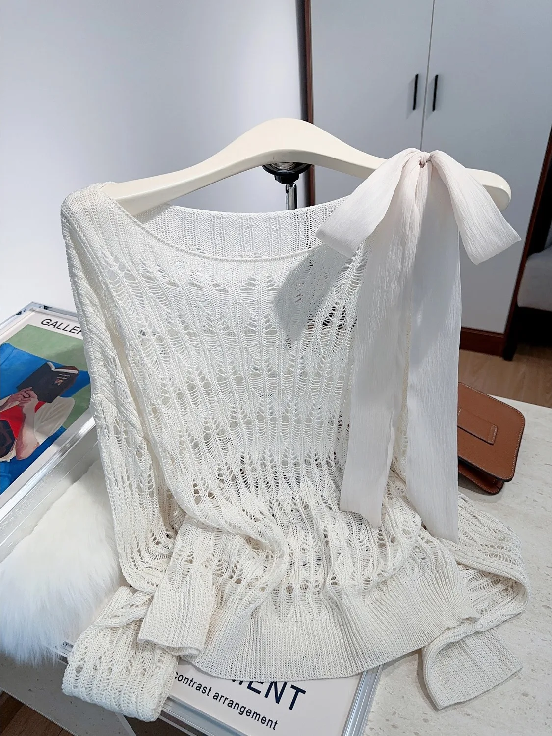 

Корейский свободный вязаный свитер с длинными рукавами для женщин, весенний модный топ с узлами и вырезами, удобный для повседневной носки