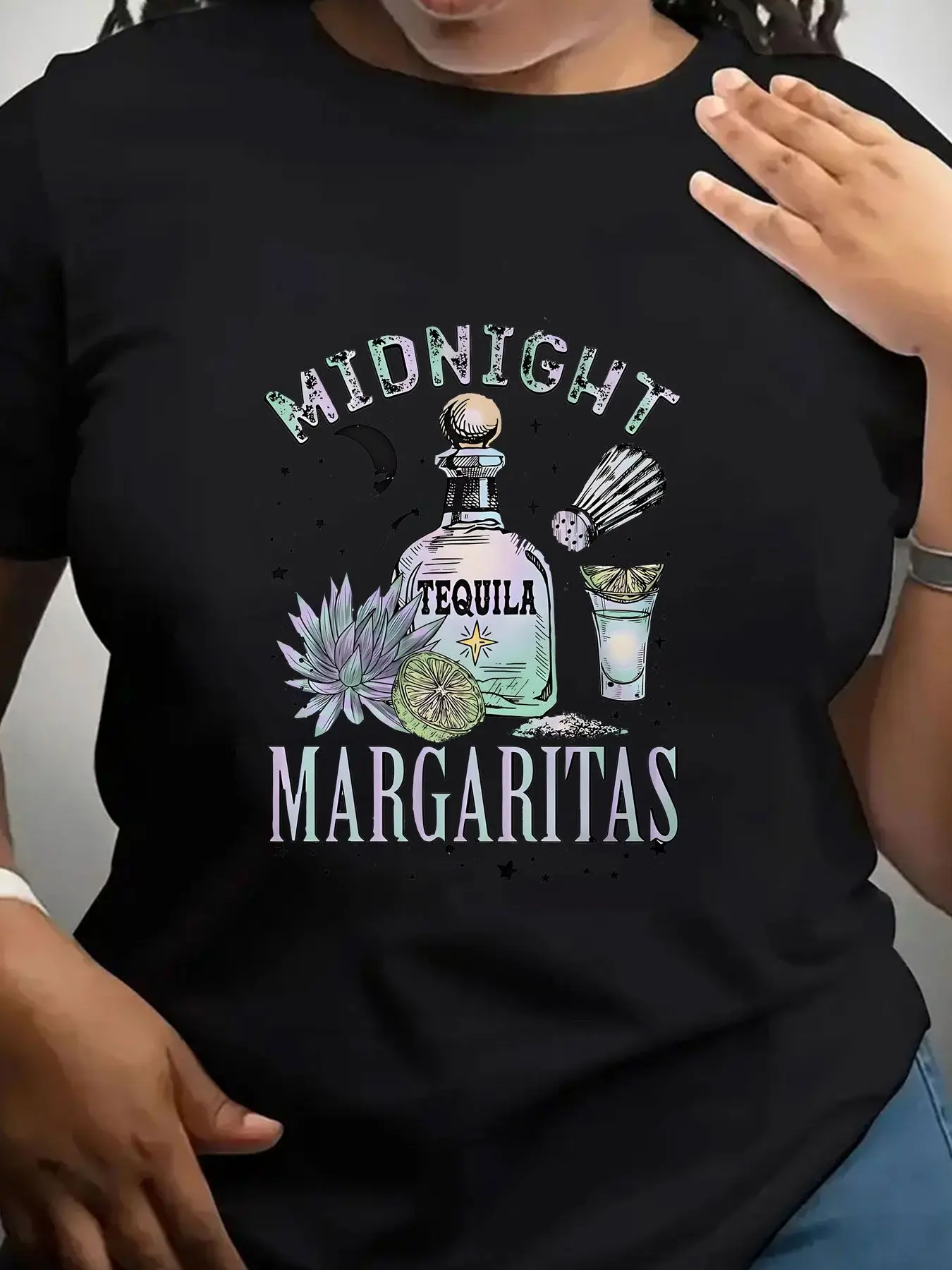 Women's Trendy Crew Neck T-Shirt Midnight Tequila Margaritas Bottle Glass Suitable for Casual Sportswear