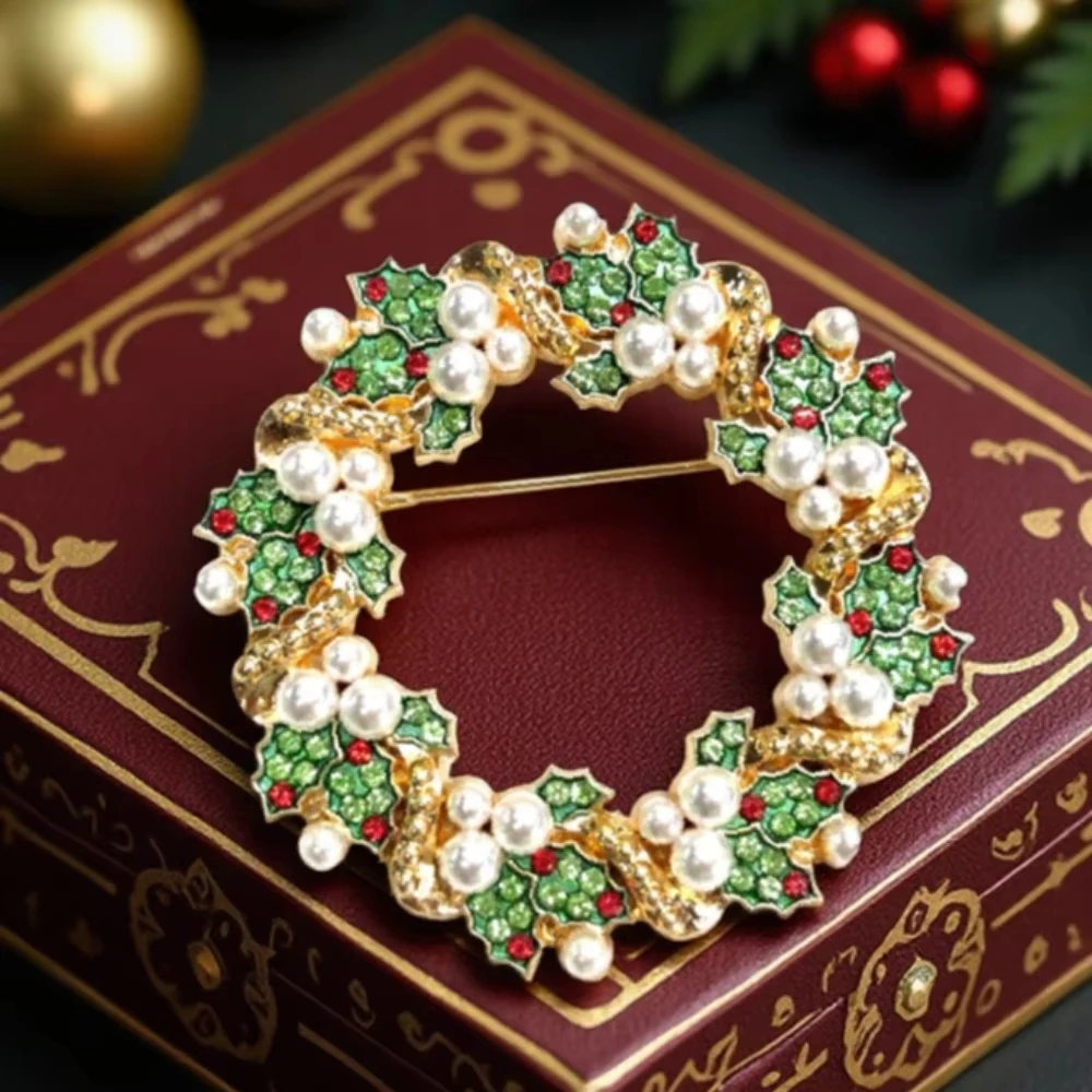 FTCY Pretty Christmas Garland Brooch For Unisex Green Rhinestone Pearl Flower Wreath Brooch Christmas Jewelry Corsage