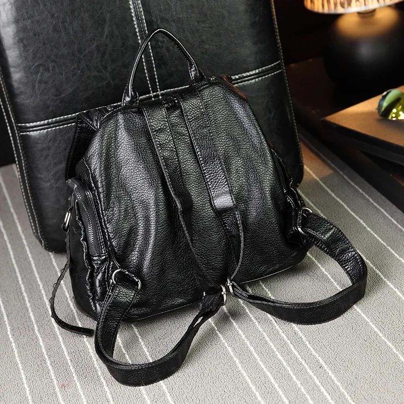 2022 New Rivet Designer Backpacks Women Genuine Sheep Leather Backpacks Punk Lady Girl Big Travel Bags Gothic Student School Bag