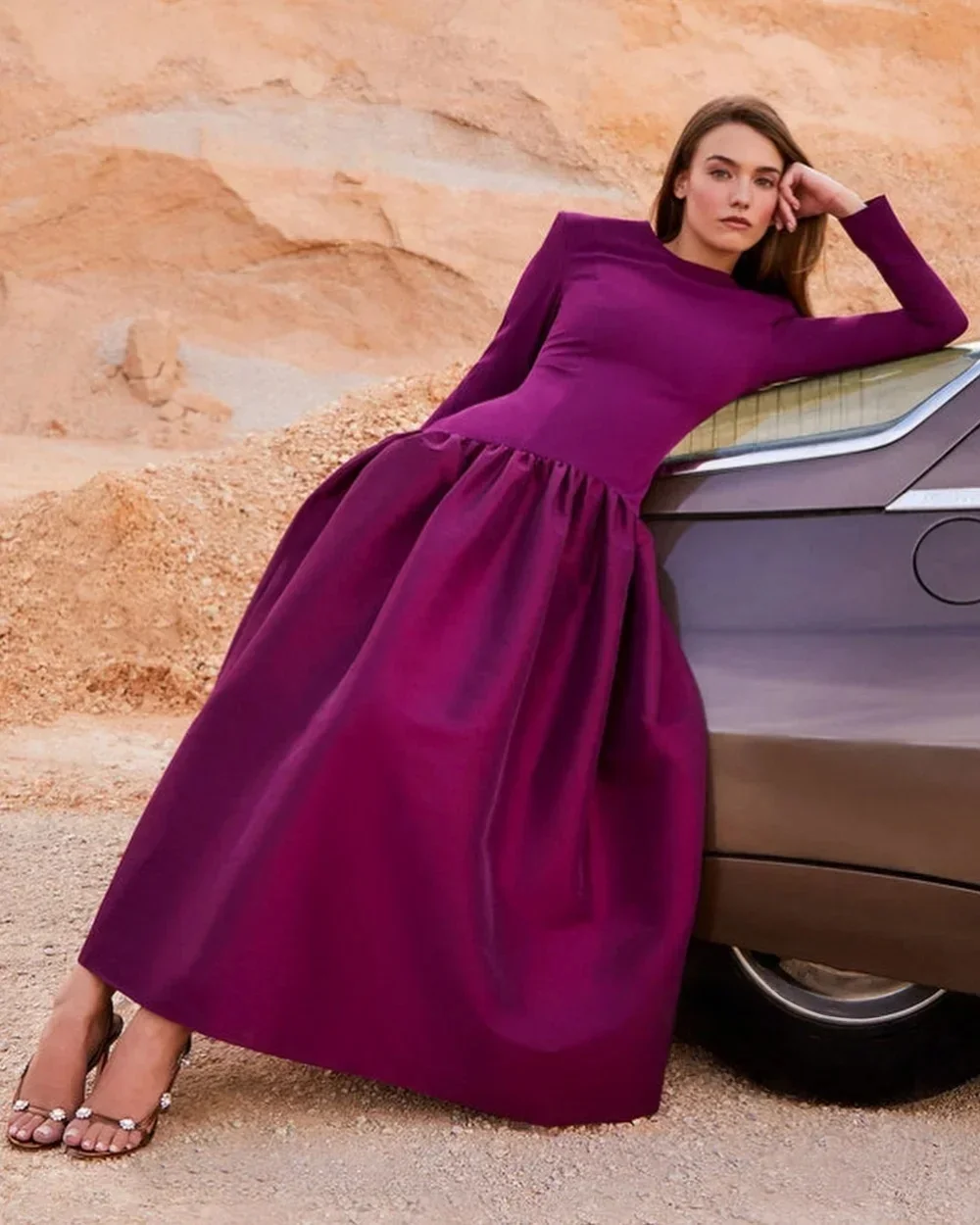 Personalizzato JDY di alta qualità tinta unita lavorato a maglia increspato a-line o-collo abito longuette abito da ballo classico elegante stile moderno unisex