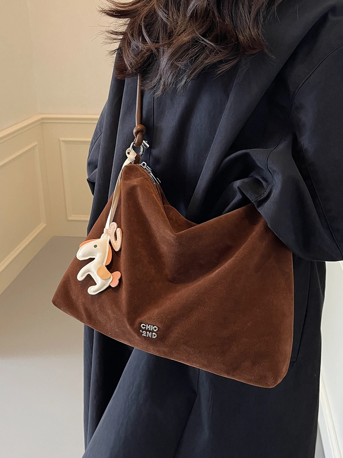 Casual Large Capaci Suede Bag for Women 2024 New Autumn Versatile Commuter Shoulder Messenger Bag Tote Bag