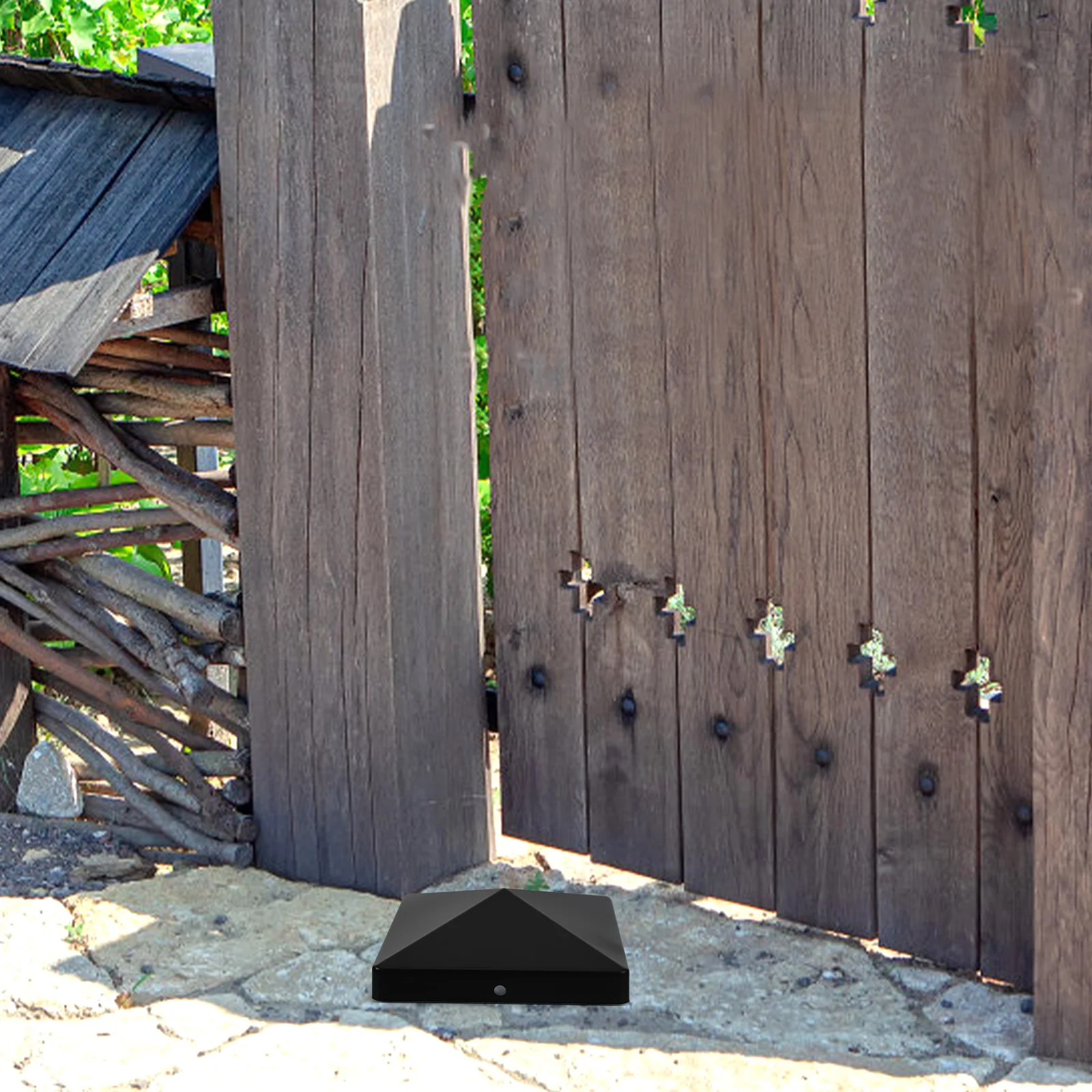 

12Pcs Decorative Fence Post Covers Easy to Install No Tools Needed Garden Railing Caps Fence Post Caps Column Plastic Cover