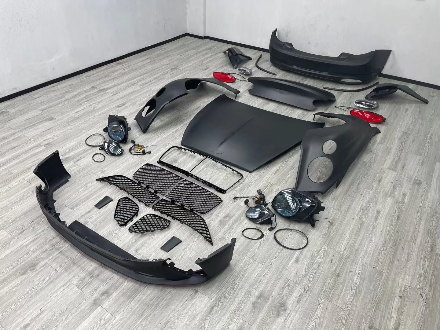 For Upgrading to the 2023 Continental GT Body Kit. Suitable 4