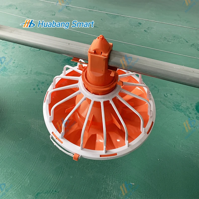 نظام مغذيات معدات تغذية الدواجن الأوتوماتيكية المعلقة وشرب الماء مع أكواب المشروبات