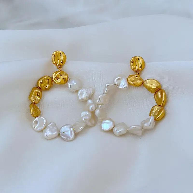 

2026 Classic New Fashion Irregular Splicing Personality Temperament Freshwater Pearl Circle Niche Design Earrings Lady Jewelry