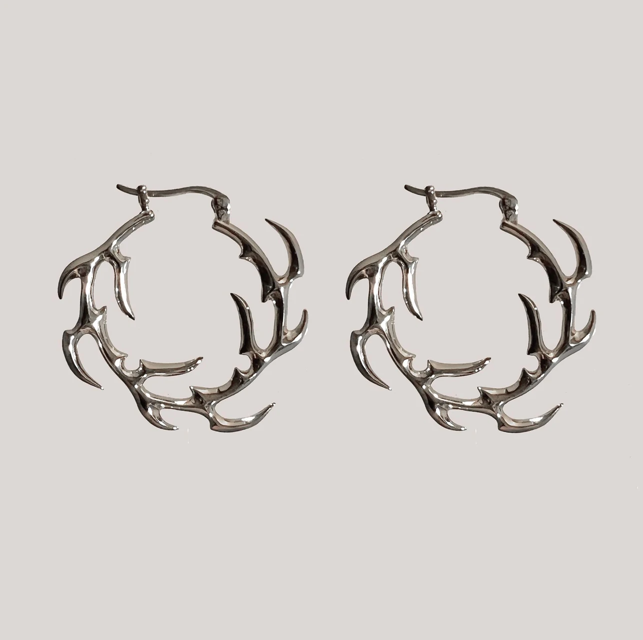 Fashion Zinc Alloy Hollow Thorn Earrings for Women Punk Gothic Ear Clips Vintage Retro Statemen