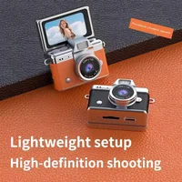 Mini cámara CCD de estilo retro con 180 ° Cámara deportiva portátil con diseño de correa para el cuello con pantalla abatible para fotografía de viajes al aire libre para niños