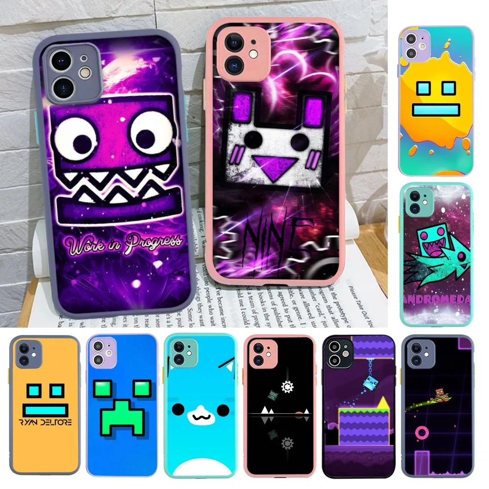 

Geometry Dash Phone Case for iPhone 14 11 12 13 Mini Pro Max 8 7 Plus X XR XS MAX Translucent Matte Cover